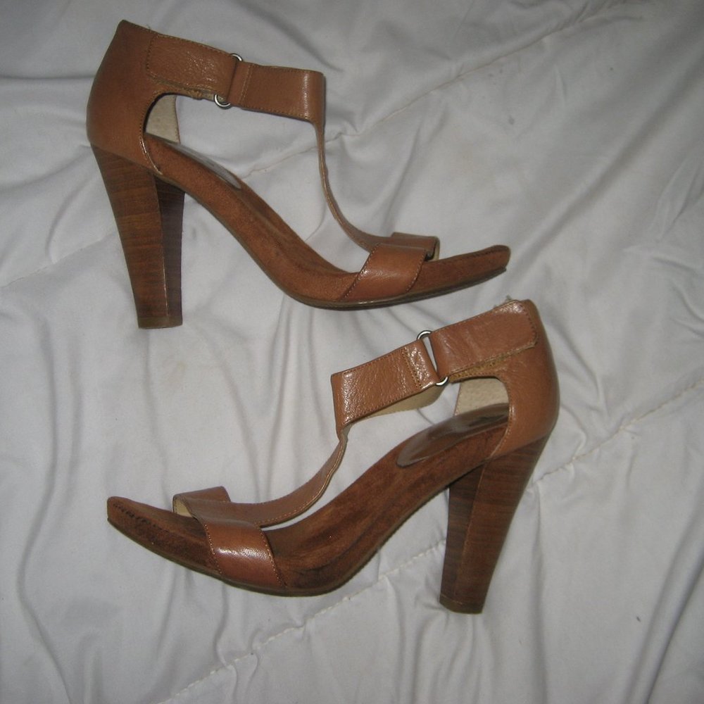 NINE WEST TAN LEATHER PUMPS T STRAP SANDALS SZ 8-1/2 M